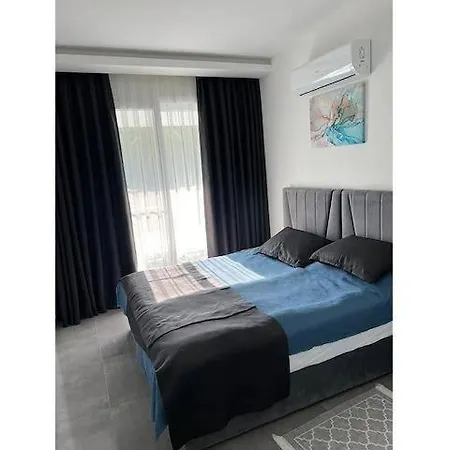 Courtyard Long 2-bedroom Lux