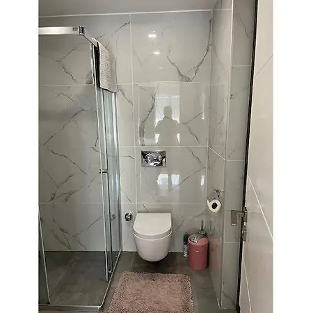 Courtyard Long 2-bedroom Lux Apartamento *