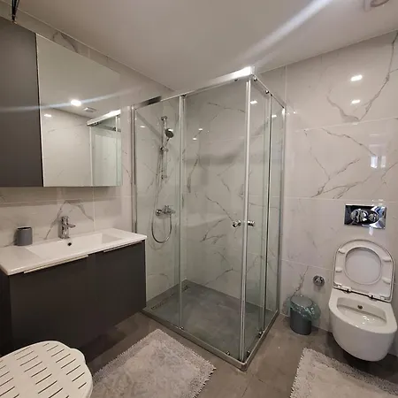 Courtyard Long 2-bedroom Lux