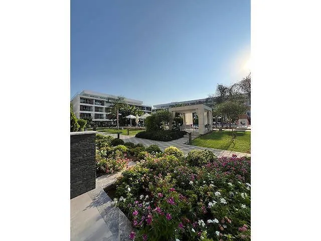 Courtyard Long 2-bedroom Lux *