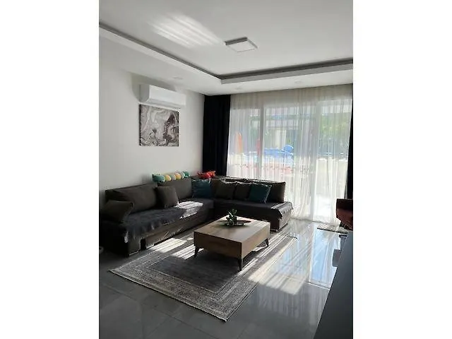 Apartmán Courtyard Long 2-bedroom Lux *