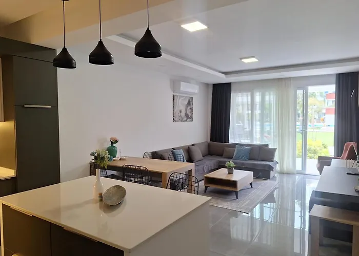 Courtyard Long 2-bedroom Lux * Gastria