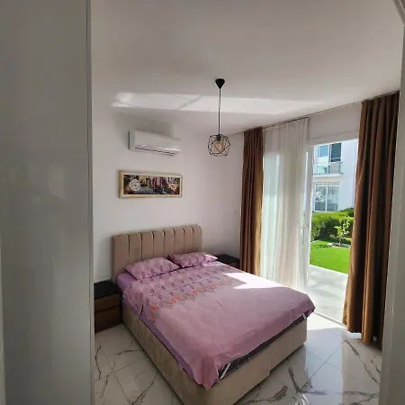 Four Seasons Life - Diamond Street - Sea Star 11B * Gastria