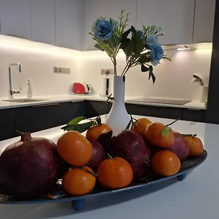 Courtyard Long 2-bedroom Lux Διαμέρισμα