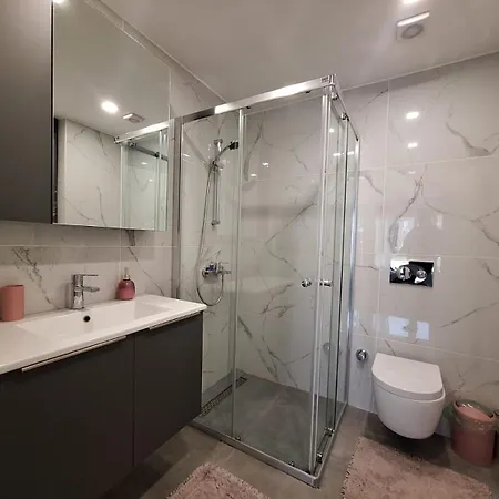 Courtyard Long 2-bedroom Lux Apartment Perivolia tou Trikomou