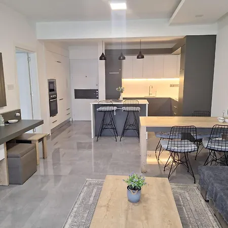 Courtyard Long 2-bedroom Lux *