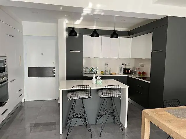 Courtyard Long 2-bedroom Lux Gastria