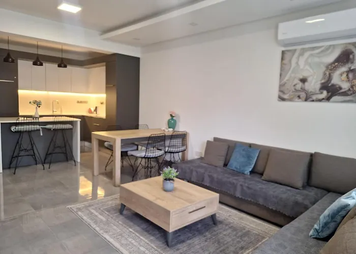 Courtyard Long 2-bedroom Lux * Gastria