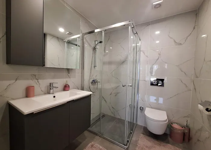 Courtyard Long 2-bedroom Lux Διαμέρισμα Gastria