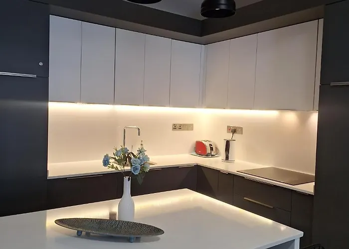 Courtyard Long 2-bedroom Lux Gastria